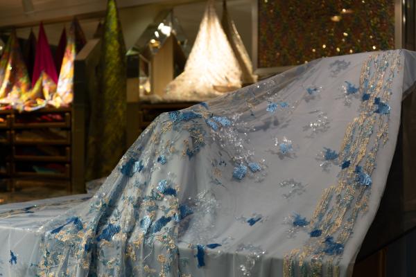 Tissu Bleu Ciel d'Elie Saab – Image 2
