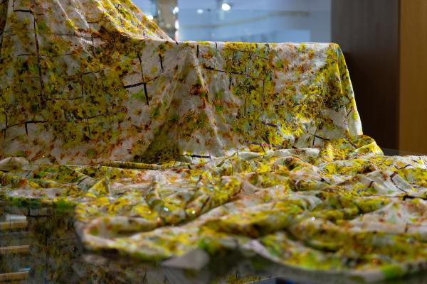 La Soie Imprimée Jaune d'Emanuel Ungaro – Image 4